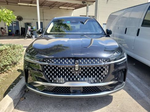 Certified 2024 Lincoln Nautilus Premier AWD/4WD image 2