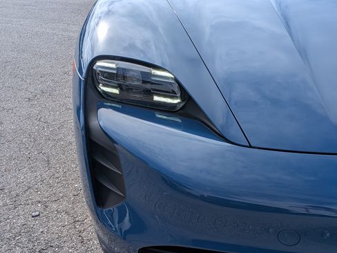 Used 2023 Porsche Taycan RWD image 10