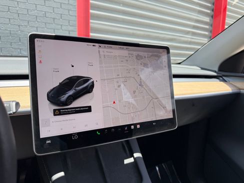 Used 2024 Tesla Model Y Long Range RWD image 24