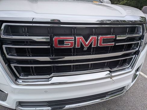 Certified 2024 GMC Yukon SLT w/ SLT Luxury Package AWD/4WD image 14