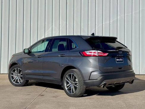 Used 2024 Ford Edge Titanium image 3