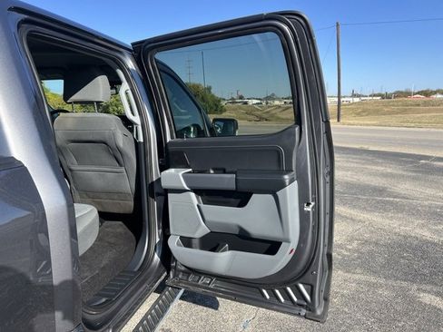 Used 2022 Ford F150 XLT w/ Equipment Group 302A High image 16