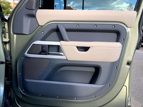 Used 2024 Land Rover Defender 110 S image 21