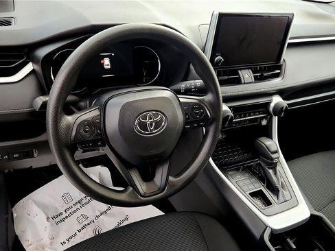 Certified 2025 Toyota RAV4 LE image 24