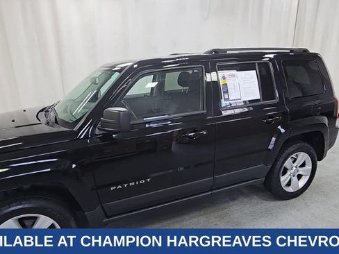 Used 2014 Jeep Patriot Latitude w/ Sun/Sound Group AWD/4WD image 5