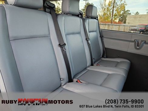 Used 2017 Ford Transit 150 XL image 27