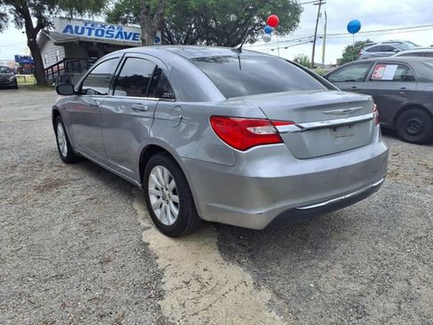 Used 2014 Chrysler 200 Touring image 5