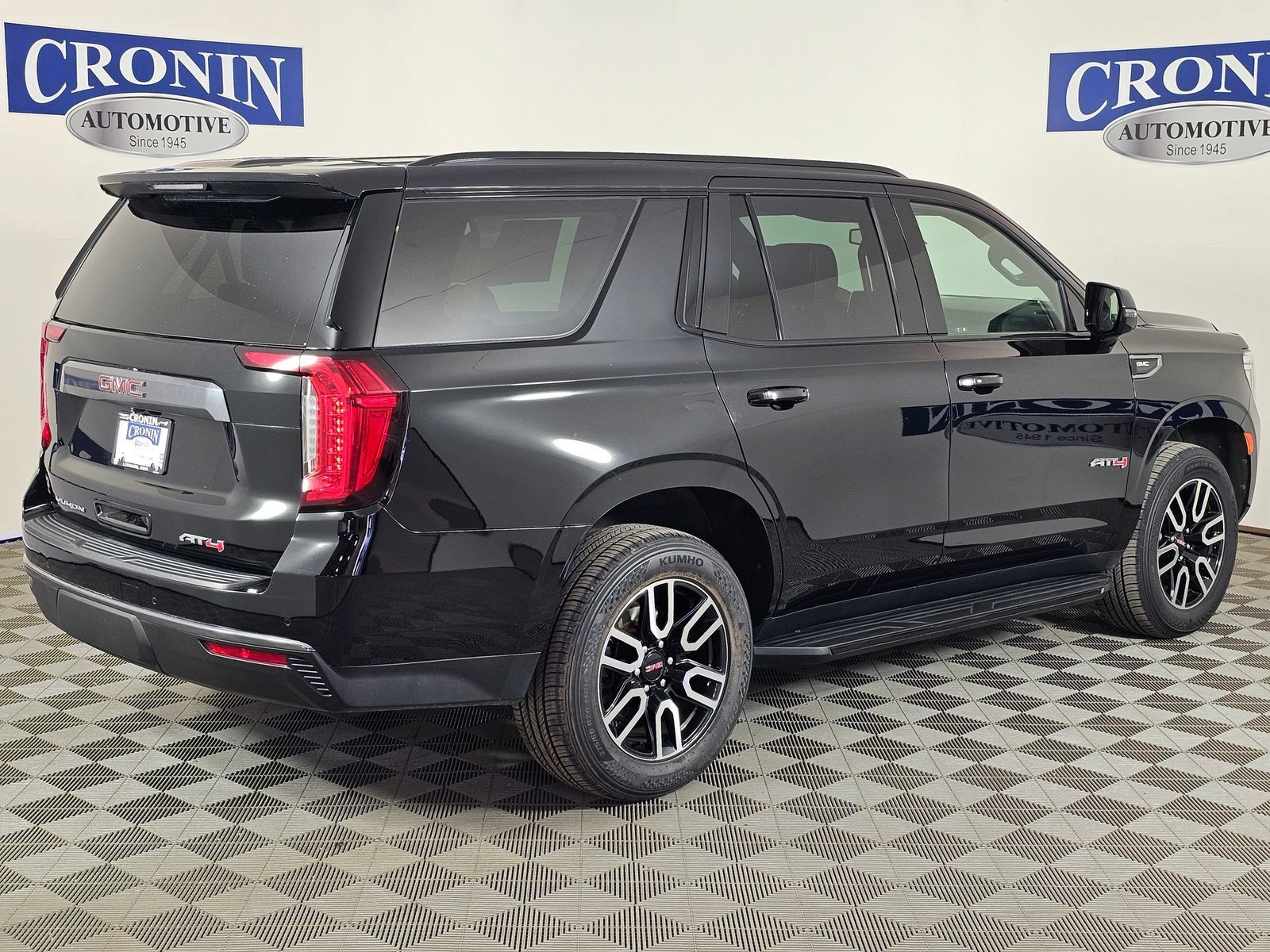 Used 2021 GMC Yukon AT4 w/ Rear Media and Nav Package AWD/4WD image 32
