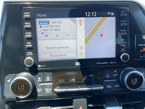Used 2022 Toyota Highlander XSE AWD/4WD image 16