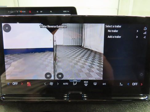 Used 2025 Ford Expedition Tremor image 19