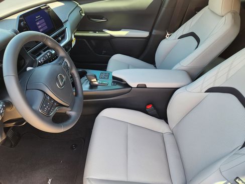 New 2026 Lexus UX 300h FWD image 9