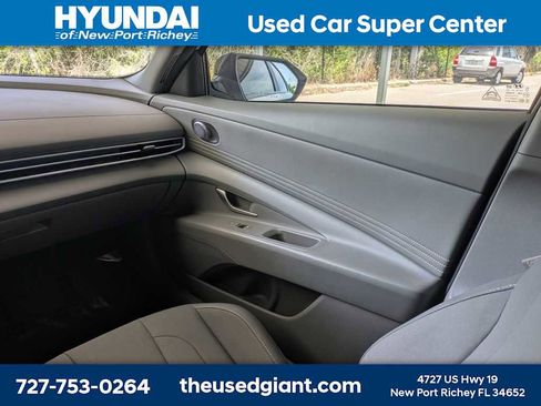 Used 2025 Hyundai Elantra Sport FWD image 17