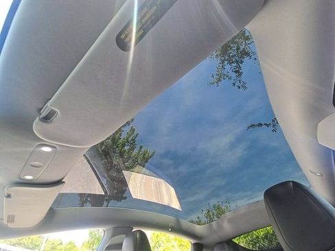 Used 2026 Tesla Model Y AWD image 8