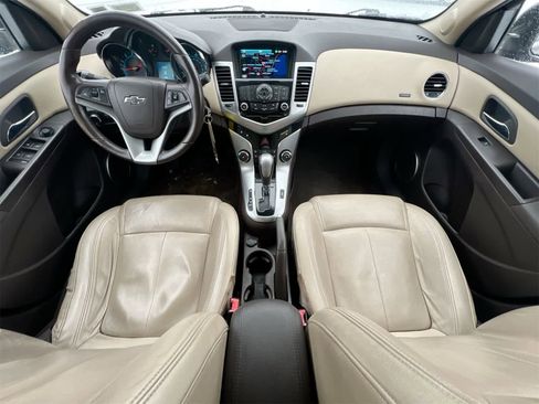 Used 2011 Chevrolet Cruze LTZ image 15