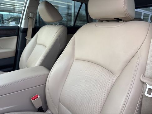 Used 2018 Subaru Outback 3.6R Limited image 16