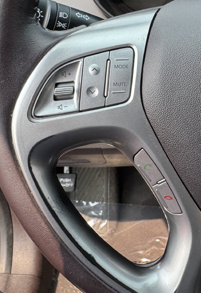 Used 2011 Hyundai Tucson 2WD image 17