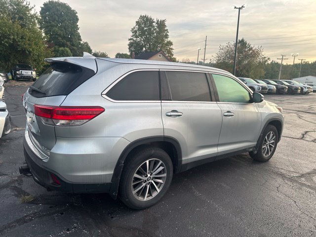 Used 2019 Toyota Highlander XLE AWD/4WD image 8