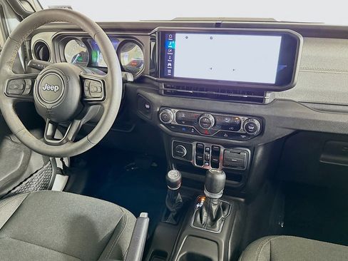 Used 2024 Jeep Wrangler Unlimited AWD/4WD image 6