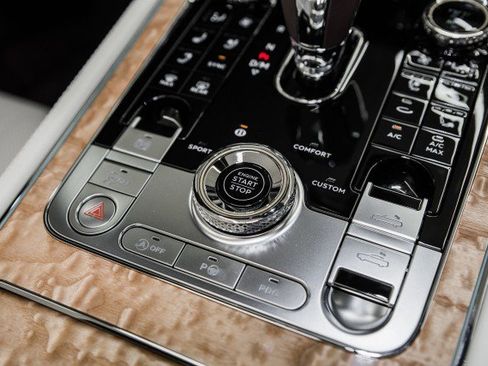 Used 2021 Bentley Continental GT V8 image 13