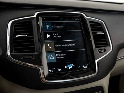 Used 2020 Volvo XC90 T5 Momentum image 29