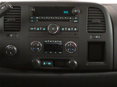 Used 2013 Chevrolet Silverado 2500 LT AWD/4WD image 13
