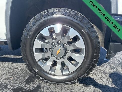 Certified 2022 Chevrolet Silverado 2500 Custom w/ Custom Value Package image 9