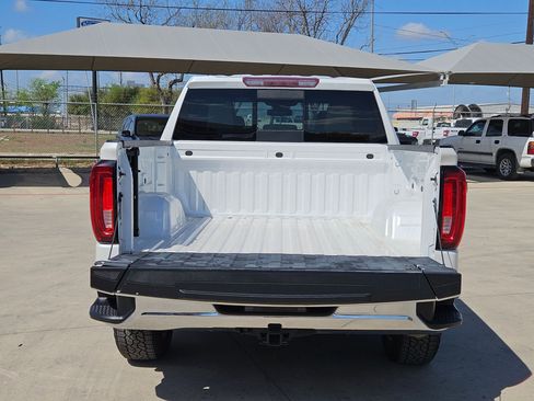 Certified 2022 GMC Sierra 1500 SLT w/ SLT Convenience Package image 27