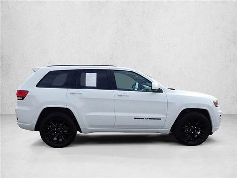 Used 2019 Jeep Grand Cherokee Altitude AWD/4WD image 5