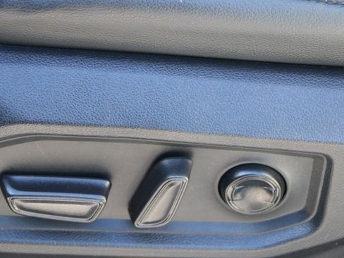 Used 2024 Toyota Tundra Limited AWD/4WD image 27
