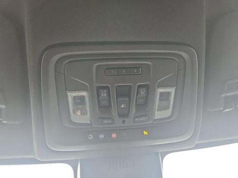 Used 2023 Chevrolet Silverado 1500 ZR2 image 23