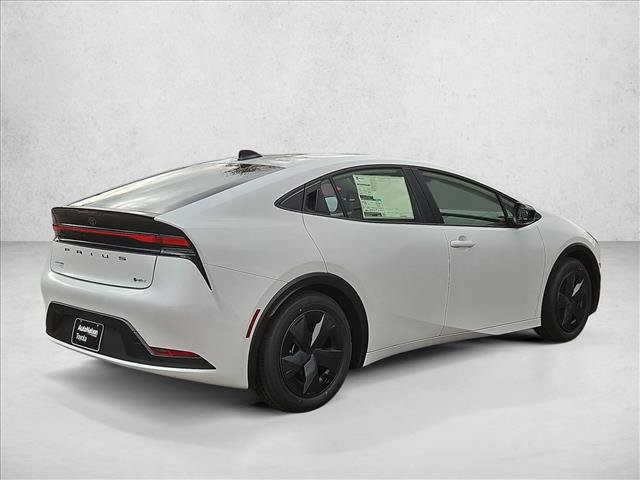 New 2027 Toyota Prius LE FWD image 2