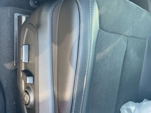 New 2025 Jeep Grand Cherokee Laredo image 13