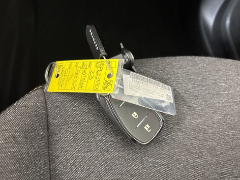 Used 2023 Chevrolet Equinox LT image 29