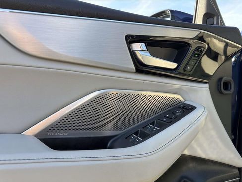 Used 2023 Acura MDX SH-AWD w/ Technology Package image 33