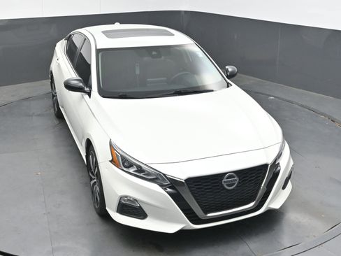 Used 2021 Nissan Altima 2.5 SR w/ SR Premium Package FWD image 32