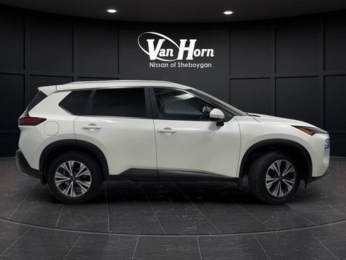 Used 2023 Nissan Rogue SV w/ SV Premium B Package image 2