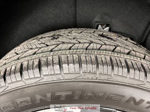 New 2026 Chevrolet Traverse LT w/ Sun and Wheel Package FWD image 23