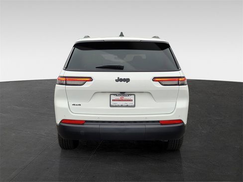 New 2025 Jeep Grand Cherokee L Altitude image 5