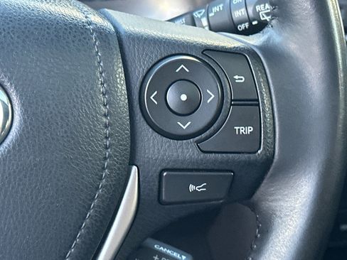 Used 2018 Toyota RAV4 XLE image 26