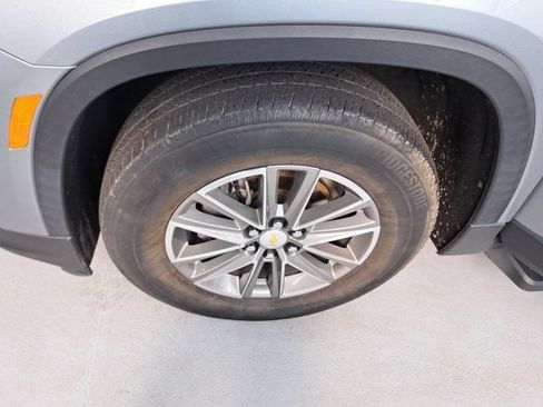 Used 2023 Chevrolet Traverse LT AWD/4WD image 29