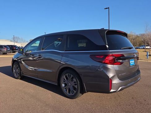 New 2026 Honda Odyssey Touring image 3