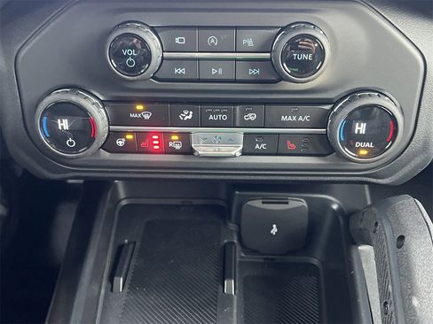 New 2025 Ford Bronco Badlands image 6