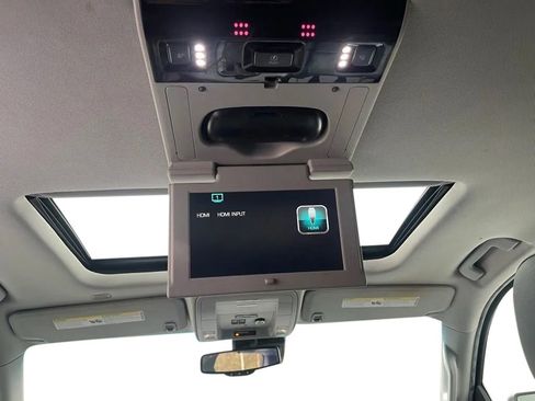 Used 2018 Chevrolet Tahoe LT w/ LT Signature Package image 18