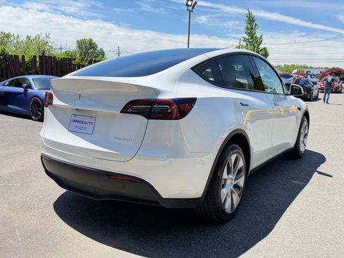 Used 2023 Tesla Model Y Long Range AWD/4WD image 6