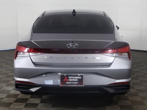 Used 2023 Hyundai Elantra SEL w/ Convenience Package FWD image 12