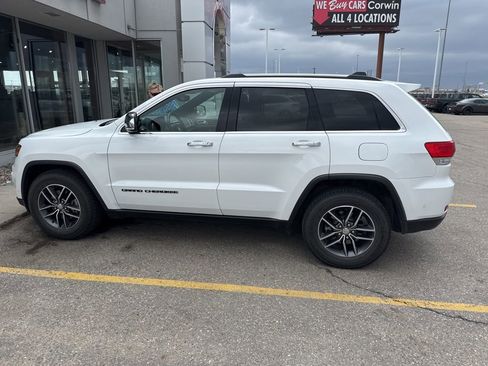 Used 2017 Jeep Grand Cherokee Limited w/ Luxury Group II AWD/4WD image 13