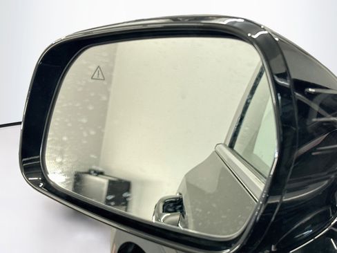 Used 2024 Kia Sorento S AWD/4WD image 16