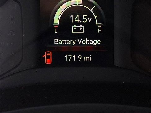 Used 2024 RAM 2500 Tradesman w/ Chrome Appearance Group image 19