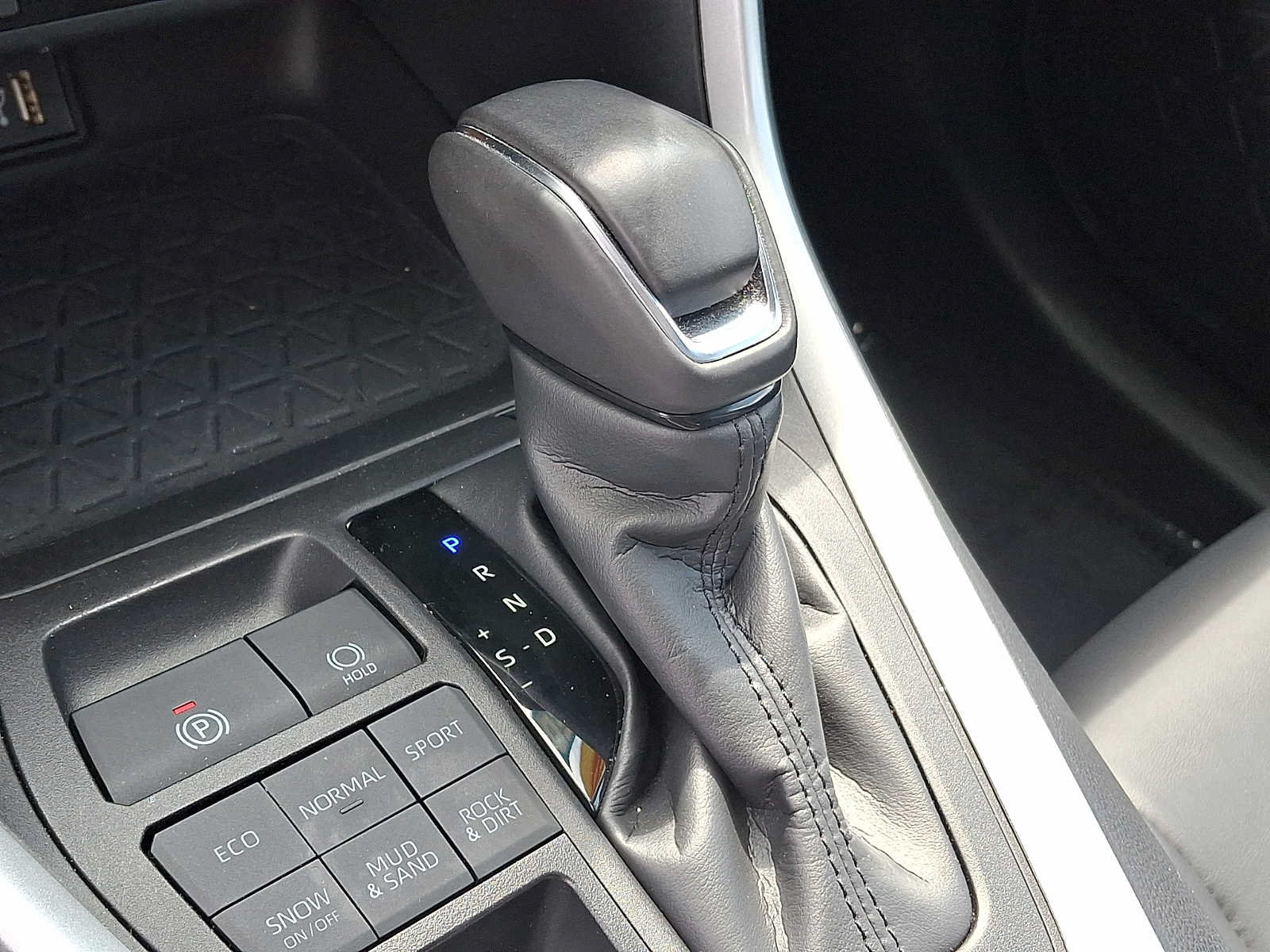 Used 2024 Toyota RAV4 XLE Premium w/ Weather Package AWD/4WD image 13