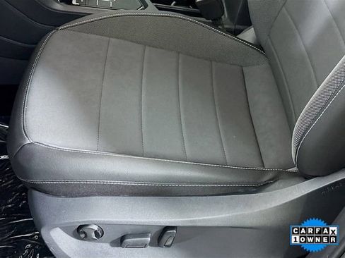 Used 2023 Volkswagen Taos SE image 18